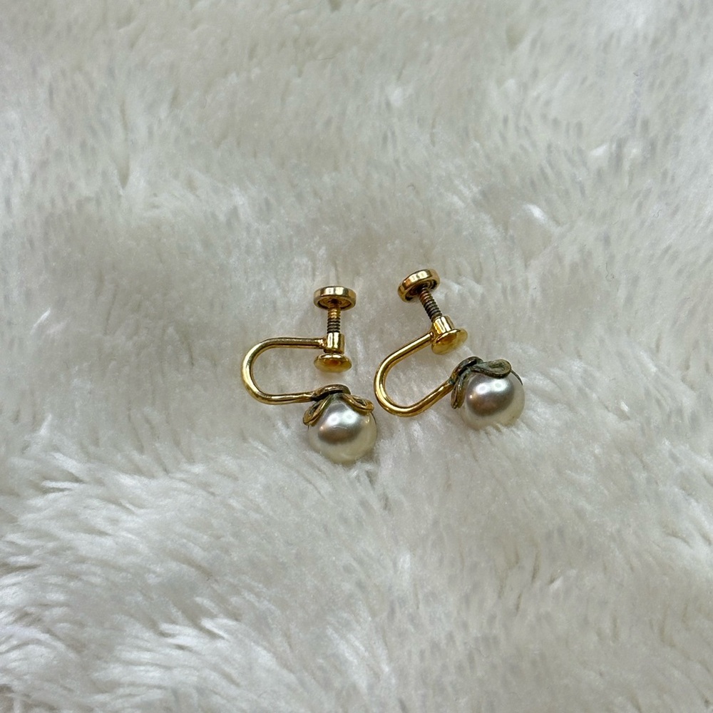 Vintage Gold Pearl Screw-On Earrings